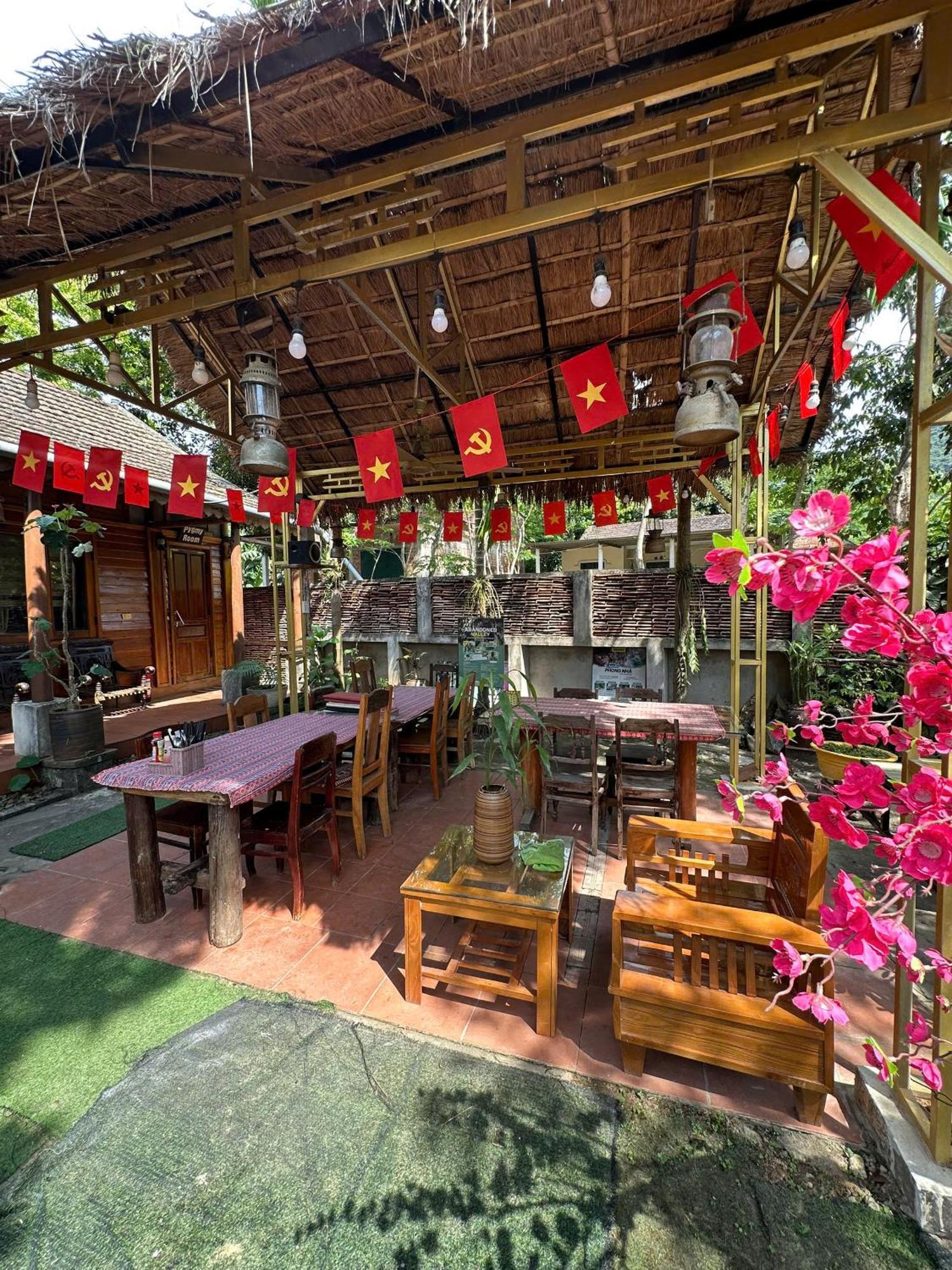 Highway 20 Homestay Фонгня Экстерьер фото